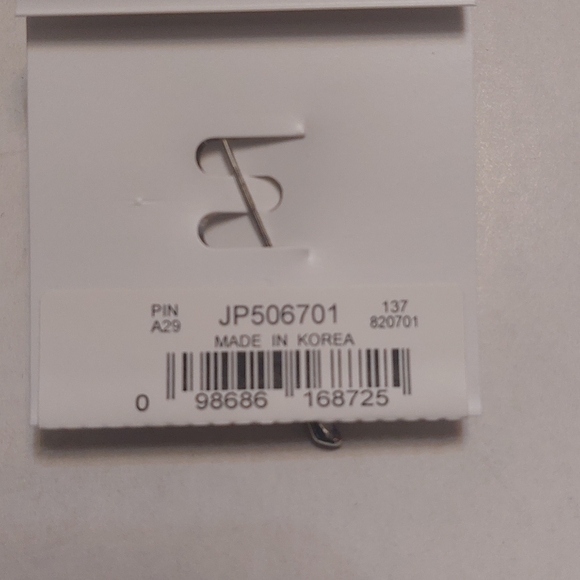 Crazy Horse Brooch - Picture 3 of 4